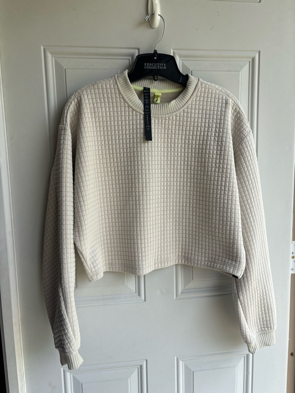 lululemon athletica Quilted Crewneck Sweatshirt in Light Beige with Neon Trim - Picture 2 of 9